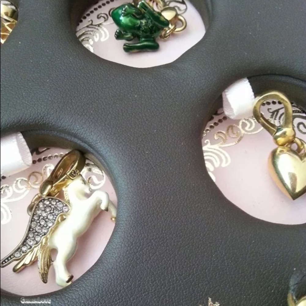 Juicy Couture FAIRYTALE PEGASUS CHARM BRACELET - Picture 10 of 15